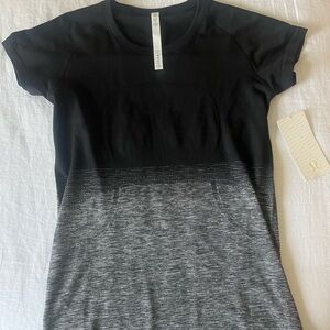 Lululemon workout top